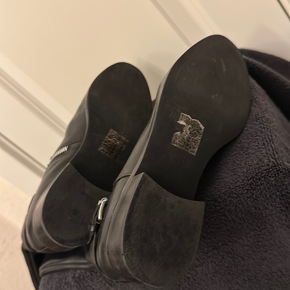 MK Black Leather Boots - Picture 4 of 4